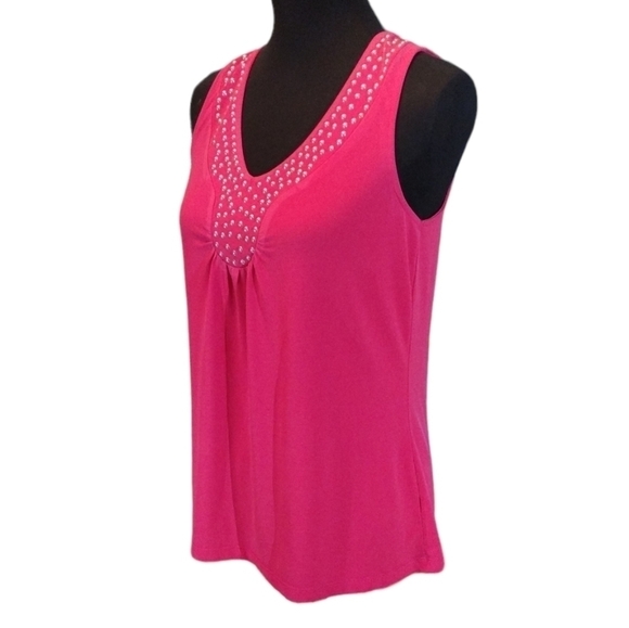 CAROLYN Taylor V Neck Sleeveless Top - Picture 2 of 5